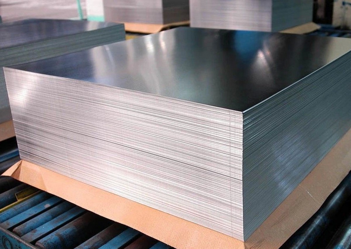 Алюминиевый лист 0.6х1500х2500 АМц